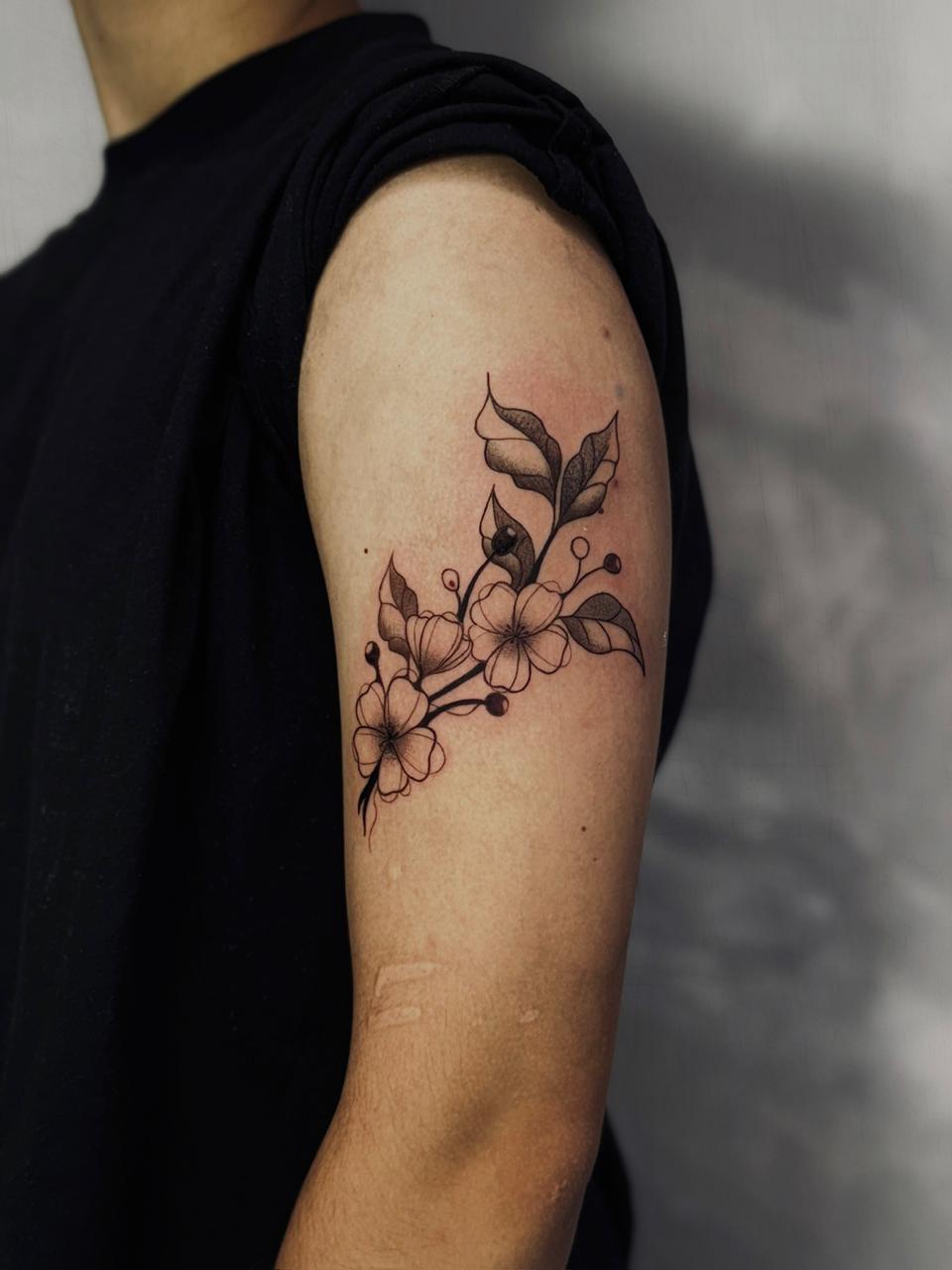 Tatuagem da Ari - Studio Jonatas Ponciano