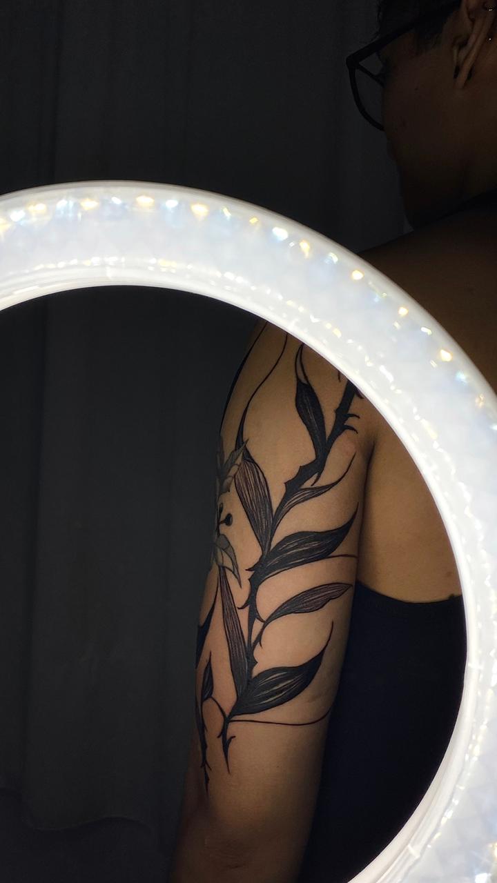 Tatuagem da Ari - Studio Jonatas Ponciano