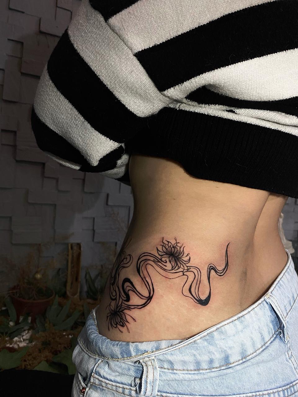 Tatuagem da Ari - Studio Jonatas Ponciano