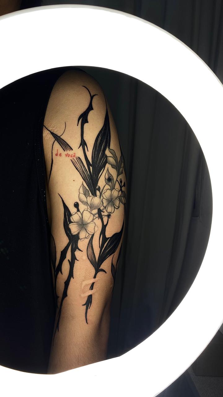 Tatuagem da Ari - Studio Jonatas Ponciano